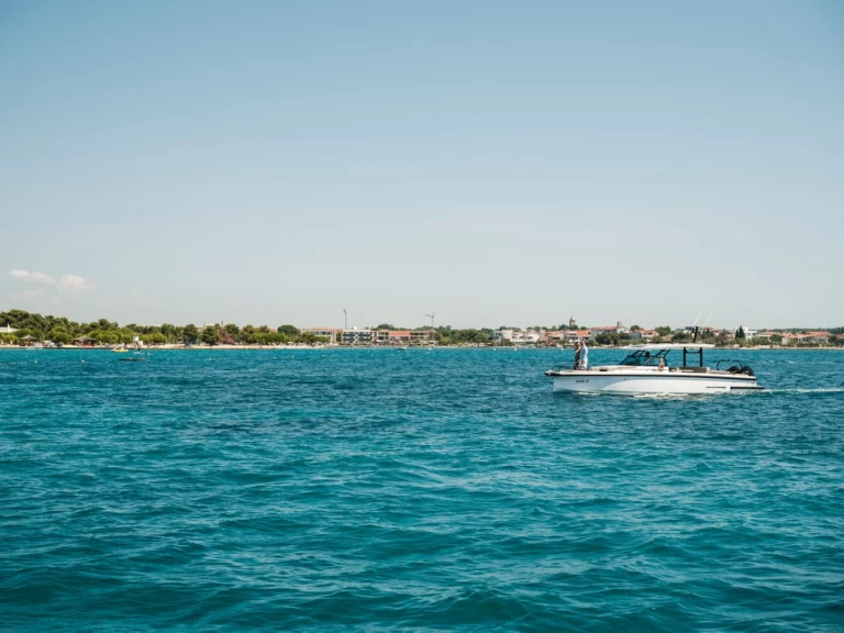 Yacht charter Zaton billig Axopar 37 Sun-Top