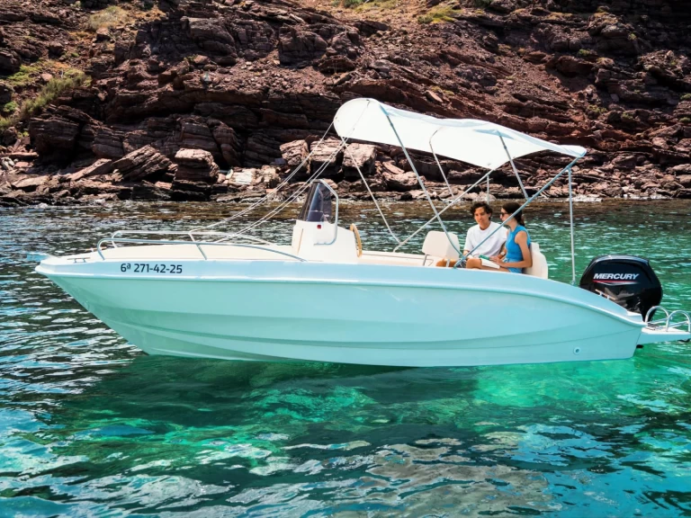 Uthyrning Motorbåt  Marine med en båtlicens 