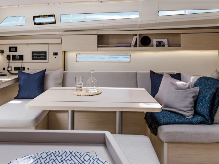 Hyra Segelbåt  med eller utan skeppare Bénéteau San Vincenzo 