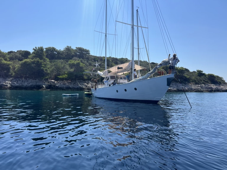 Uthyrning Hvar - Uljanik Shipyard Besa av Samboat 