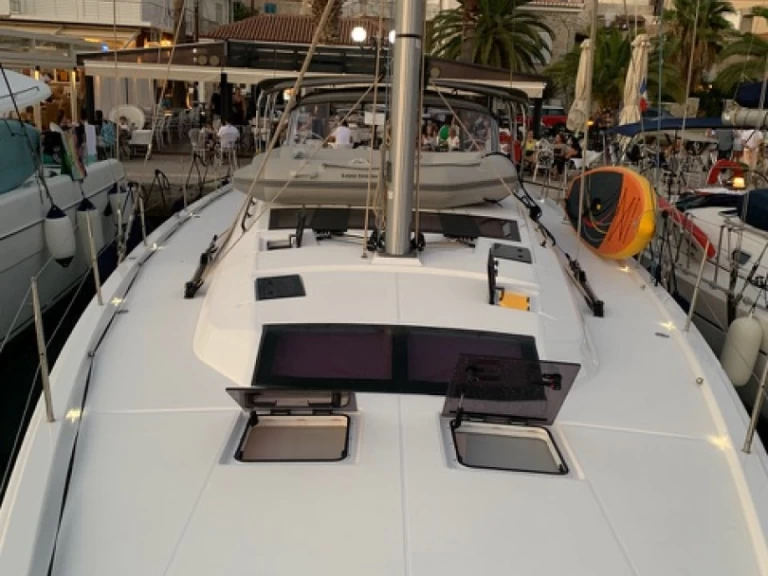 Dufour Dufour 530 charter bareboat eller skeppad i Lavrio