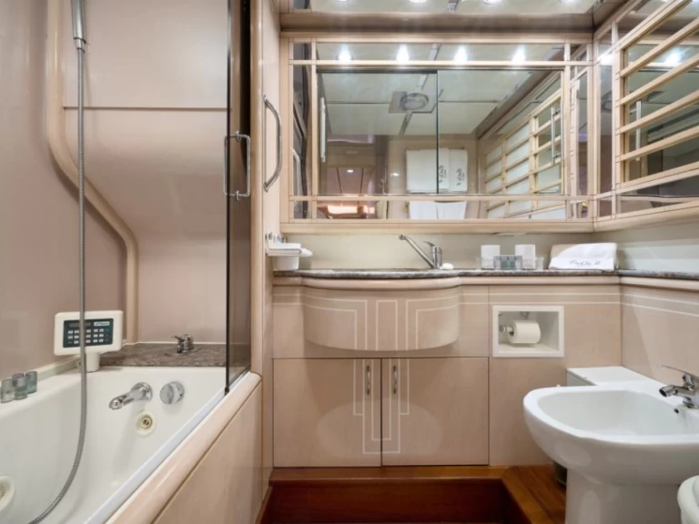 Uthyrning Lyx yacht i Split  - Posillipo technema  82