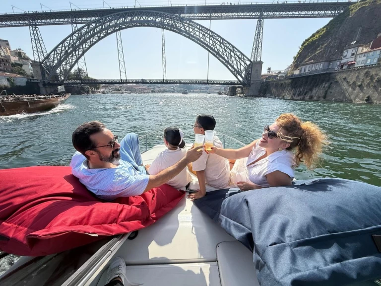 Båtuthyrning Sea Ray Sea Ray 275 Sundancer i Porto på Samboat 