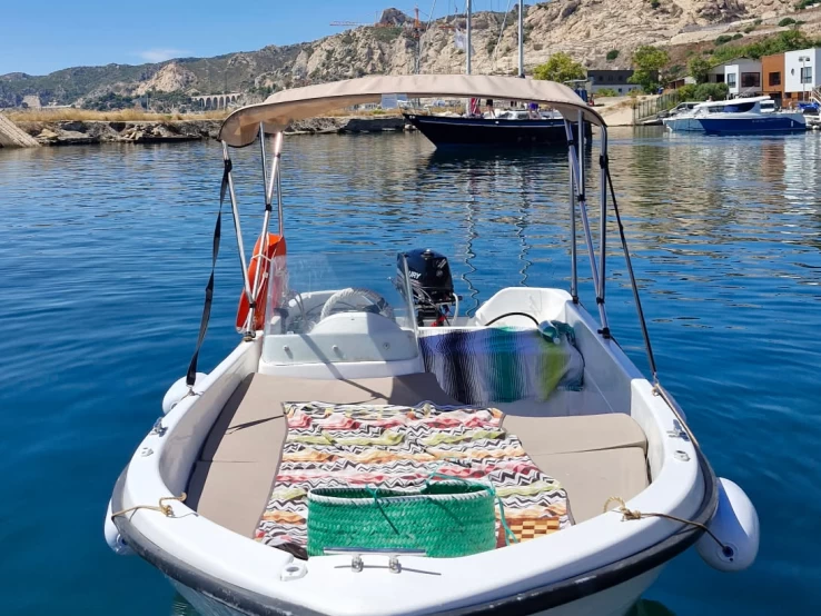Rio Yachts 450 charter bareboat eller skeppad i Marseille