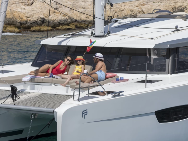 Yacht charter Marseille billig Astrea 42