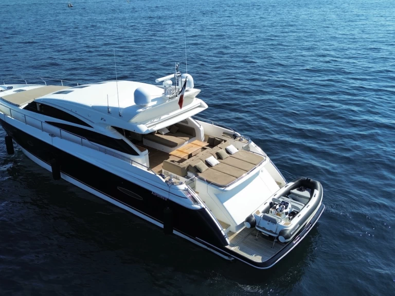 Hyra Lyx yacht med eller utan skeppare Princess Cannes 