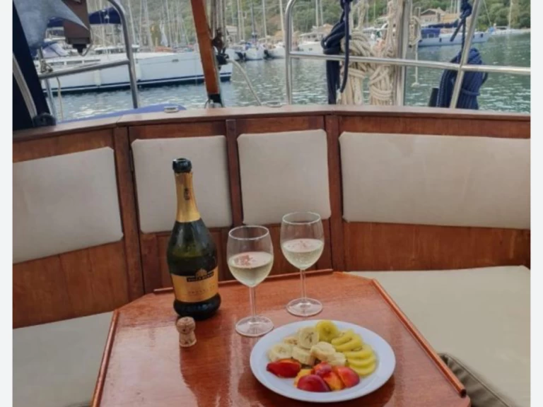 Segelbåt  för uthyrning Lisanza till det bästa priset 