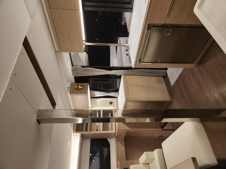 Katamaran  för uthyrning Alimos till det bästa priset 