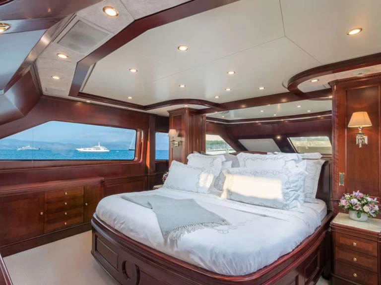 Båtuthyrning Benetti ENDLESS SUMMER i Saint Raphael på Samboat 