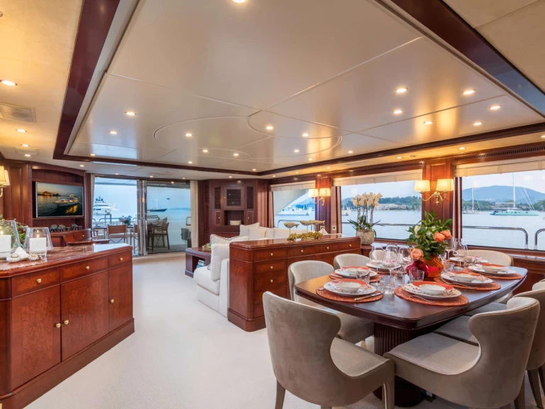 Hyra Lyx yacht med eller utan skeppare Benetti Santo Stefano al Mare 