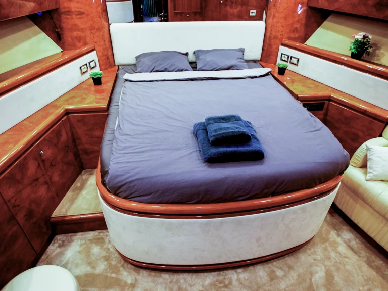 Båtuthyrning Monte Fino Monte Fino 70 i Castellammare di Stabia på Samboat 