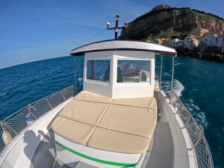 Custom Barca a motore  charter bareboat eller skeppad i Cefalù