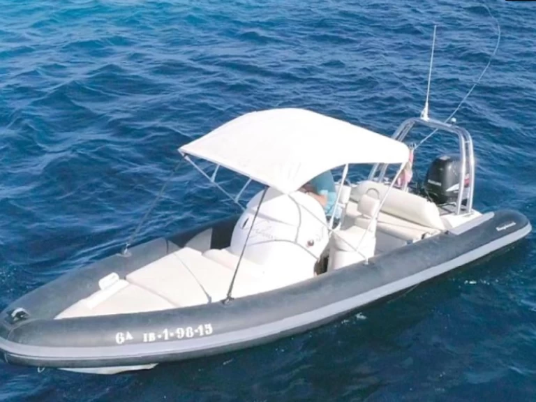 Uthyrning RIB Weihai med en båtlicens 