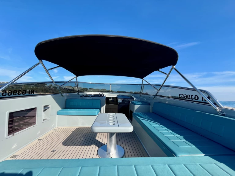 VanDutch VanDutch 40 charter bareboat eller skeppad i Saint-Jean-Cap-Ferrat
