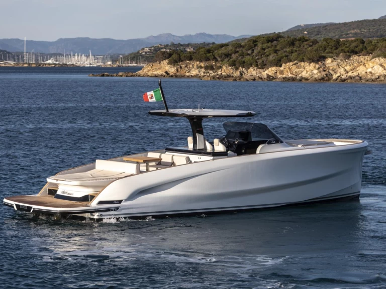 Uthyrning Motorbåt  Solaris med en båtlicens 