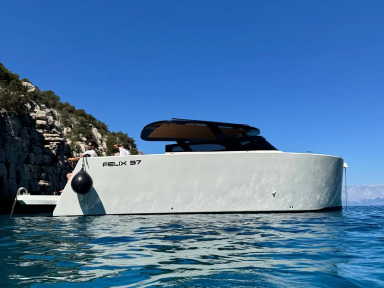 Yacht charter Makarska billig Felix 37