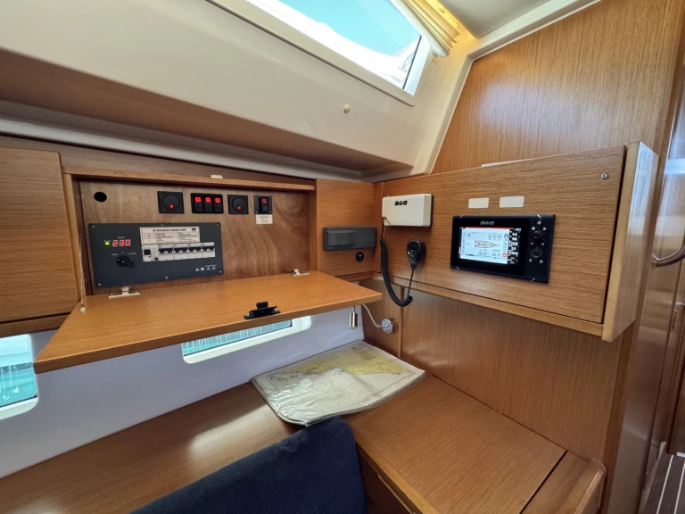 Hyra Segelbåt  med eller utan skeppare Bavaria Rogoznica 