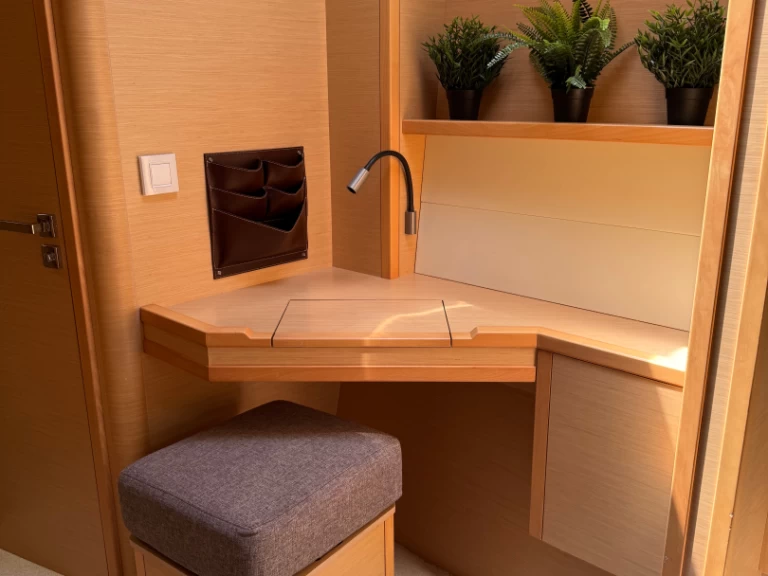 Hyra Katamaran  med eller utan skeppare Lagoon Rogoznica 