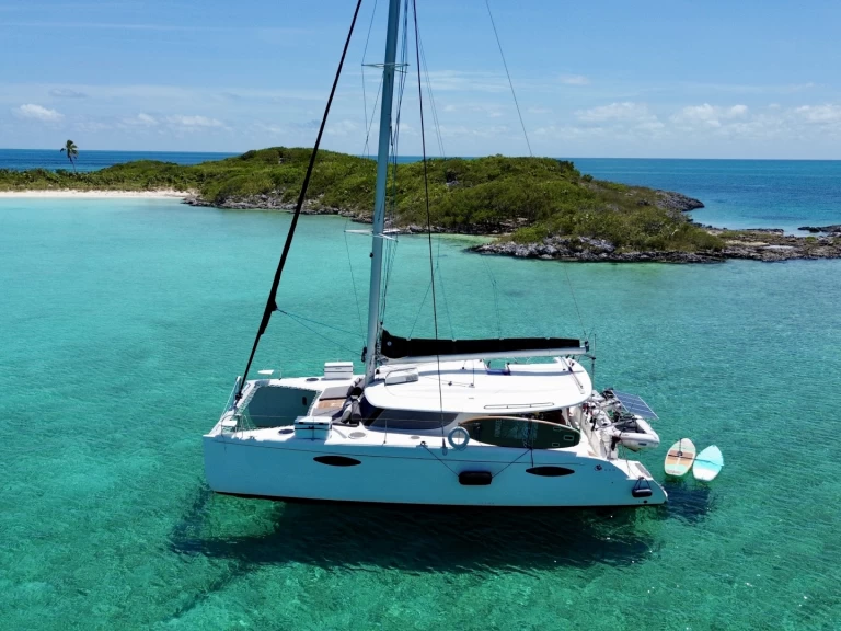 Uthyrning Katamaran  Fountaine Pajot med en båtlicens 