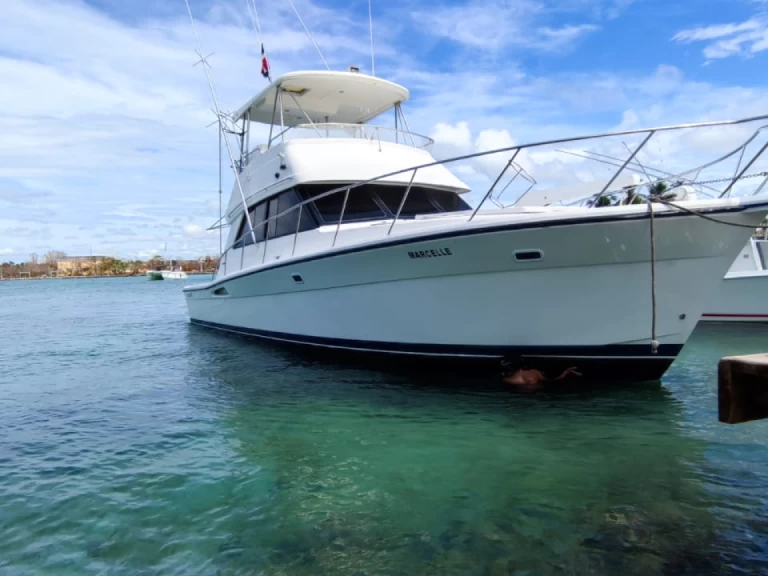 Riviera Riviera 48 charter bareboat eller skeppad i Bayahíbe (Zona Urbana)