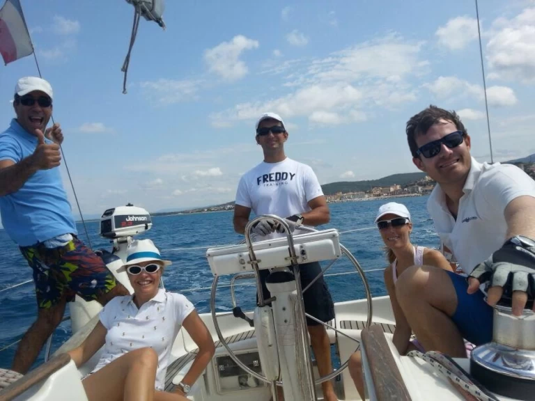 Jeanneau Sun Odyssey 34.2 charter bareboat eller skeppad i Como (City)