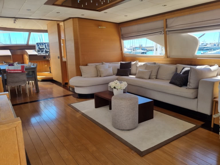 Hyr en Evo Marine Deauville  Flybidge 76 Loano 