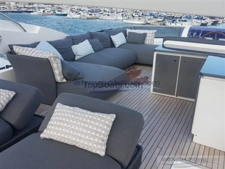 Yacht charter Loano billig Flybidge 76