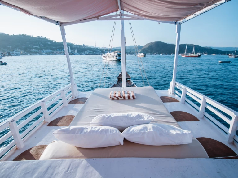 Båtuthyrning White Pearl 02 Phinisi Boat i Labuan Bajo på Samboat 