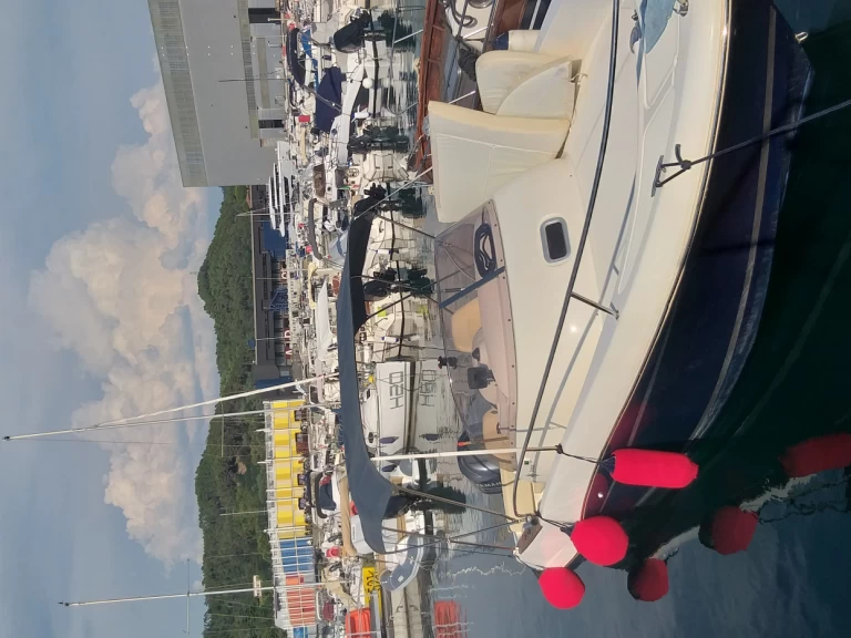 Hyr en Jeanneau Cap Camarat 755 WA La Spezia 