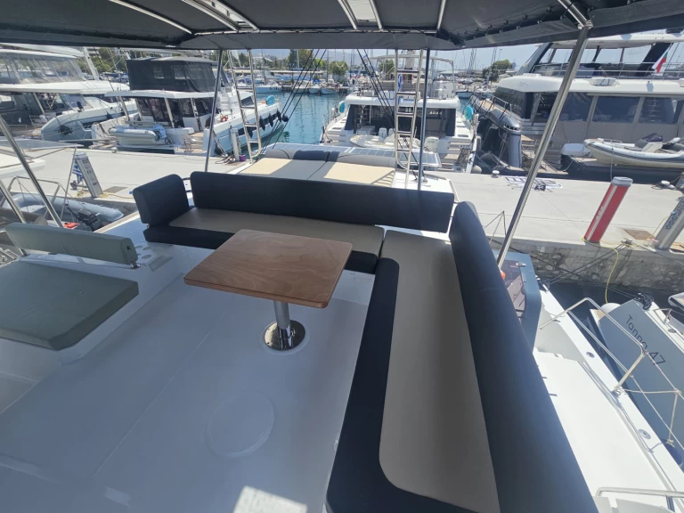 Hyra Katamaran  med eller utan skeppare Bali Alimos 