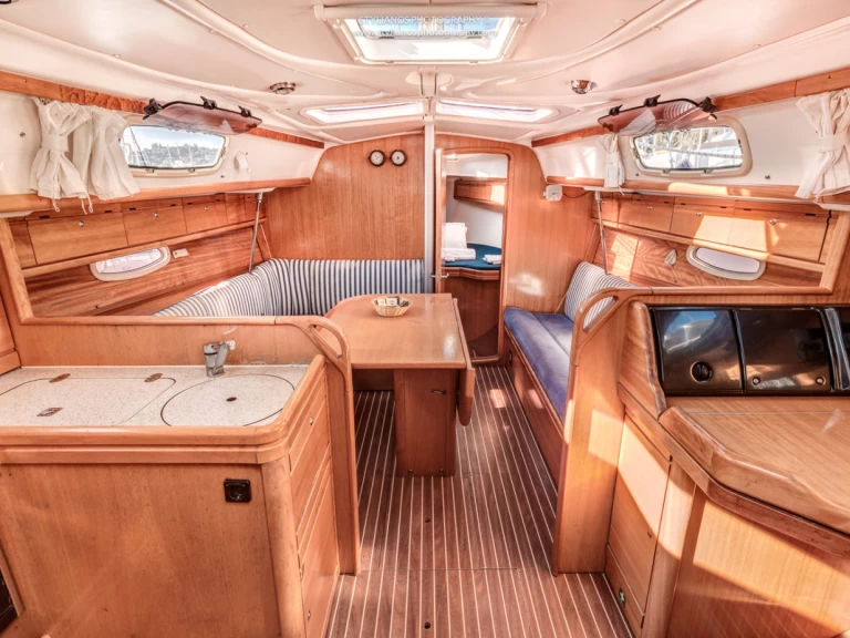 Uthyrning Segelbåt  Bavaria med en båtlicens 