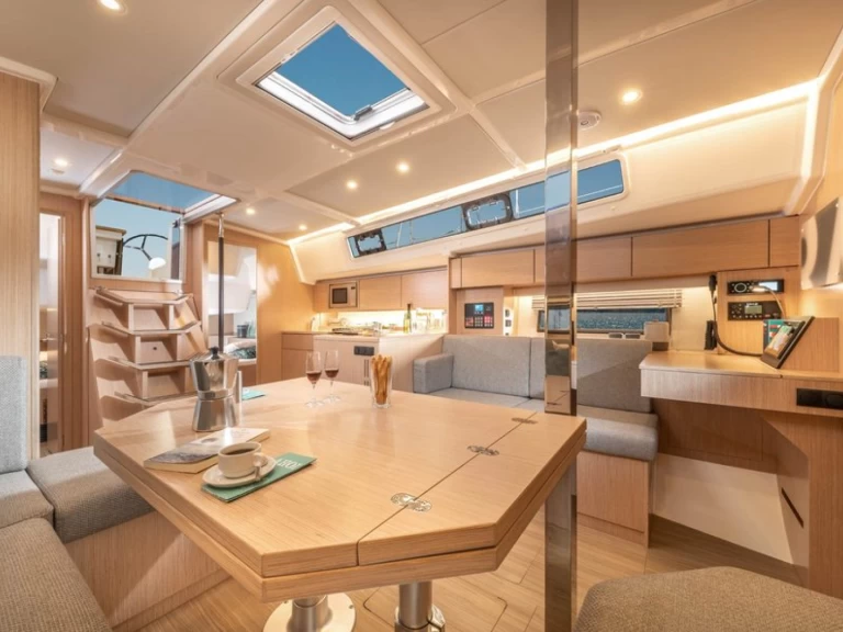Yacht charter Gouvia billig Bavaria C42