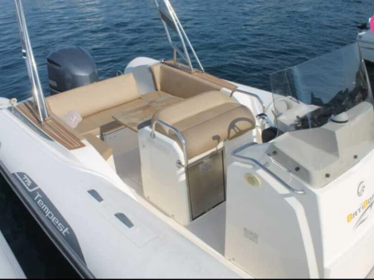 Uthyrning RIB i Gapeau - Grand Boats Golden Line G650LF
