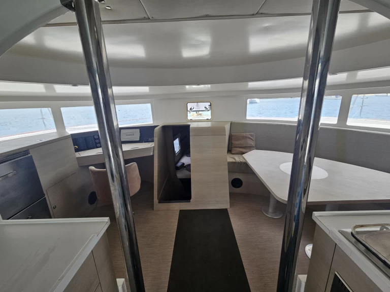 Neel Neel 45 charter bareboat eller skeppad i Le Gosier