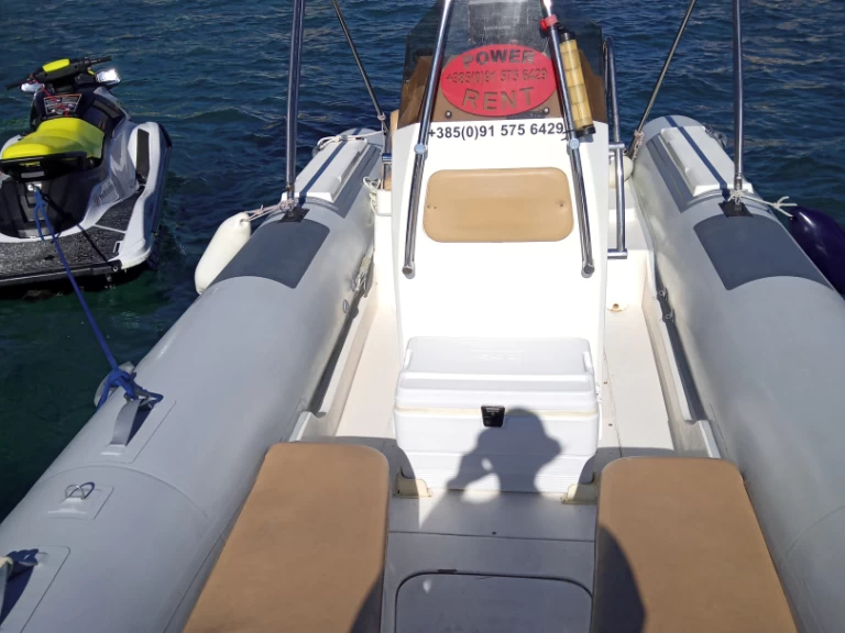 Hyr en Bwa Bwa Prižba 