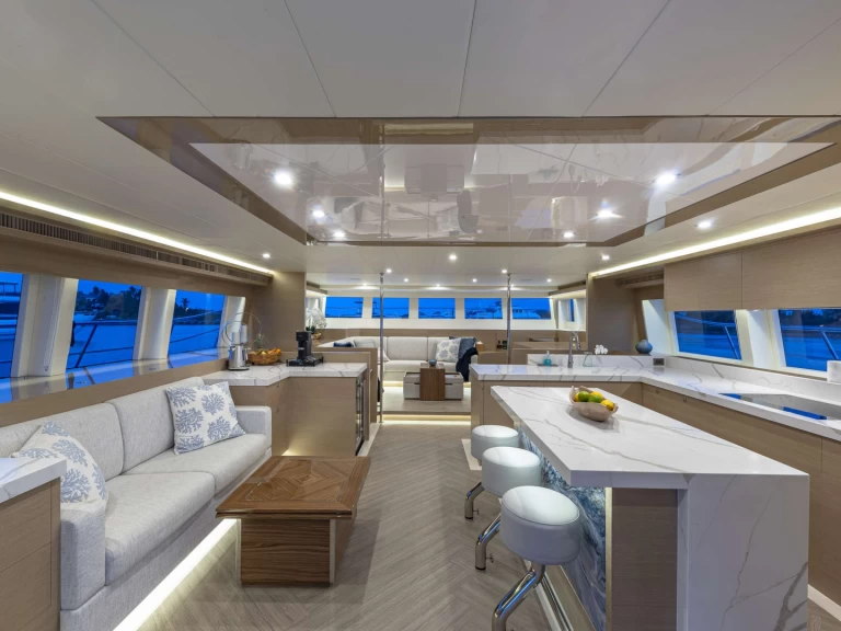 Horizon OMAKASE charter bareboat eller skeppad i Road Town