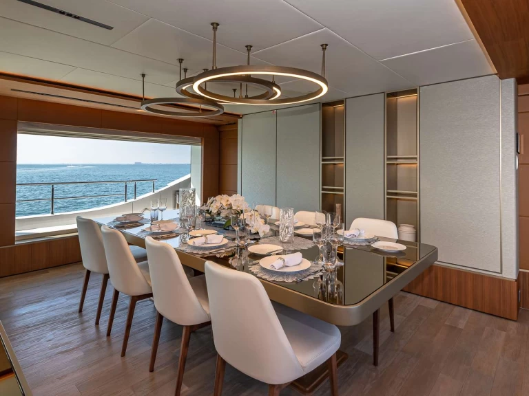 Hyra Lyx yacht med eller utan skeppare Gulf Craft - Majesty Yachts San Diego 