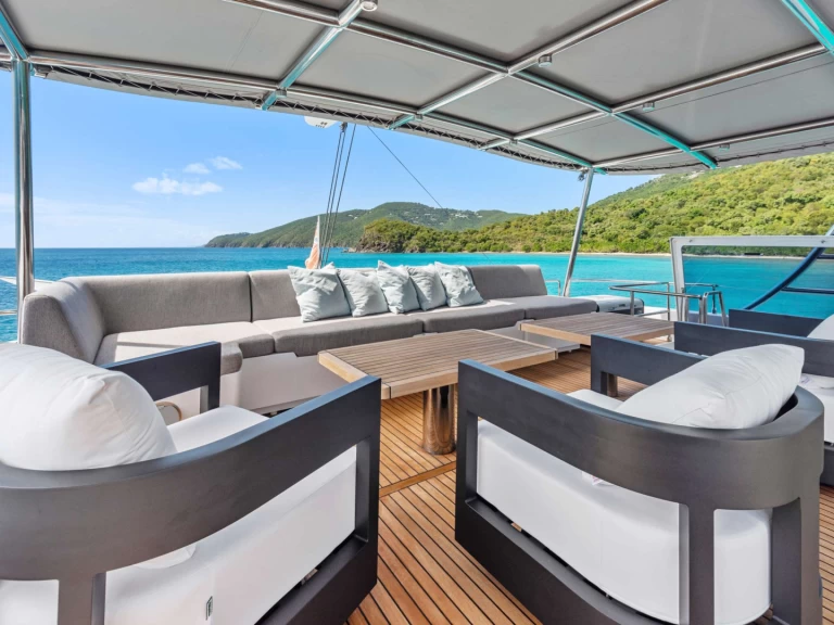 Uthyrning Lyx yacht Sunreef med en båtlicens 