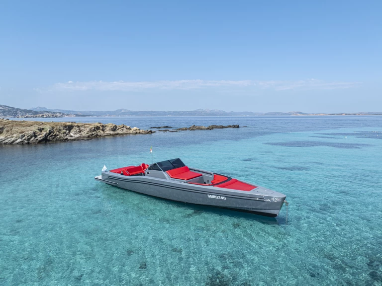 Hyra Motorbåt  med eller utan skeppare MAORI Porto Cervo 