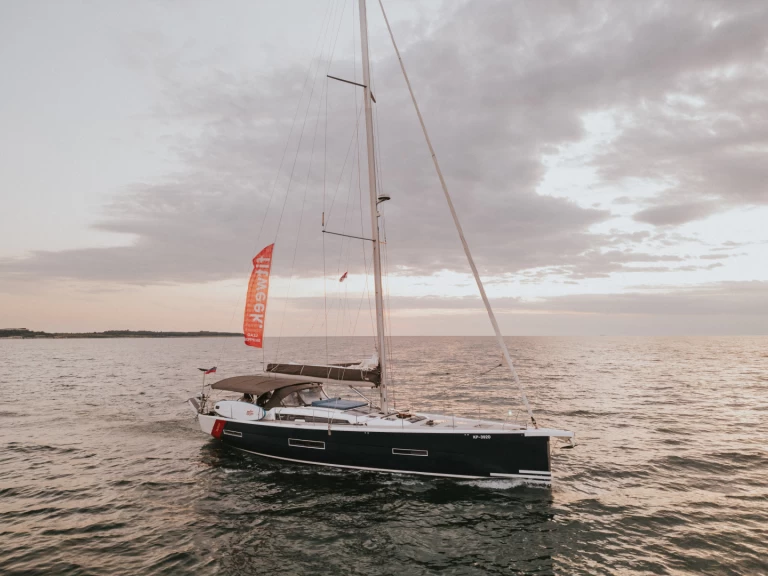 Hyr en Dufour Dufour 56 Exclusive Marina Kremik 