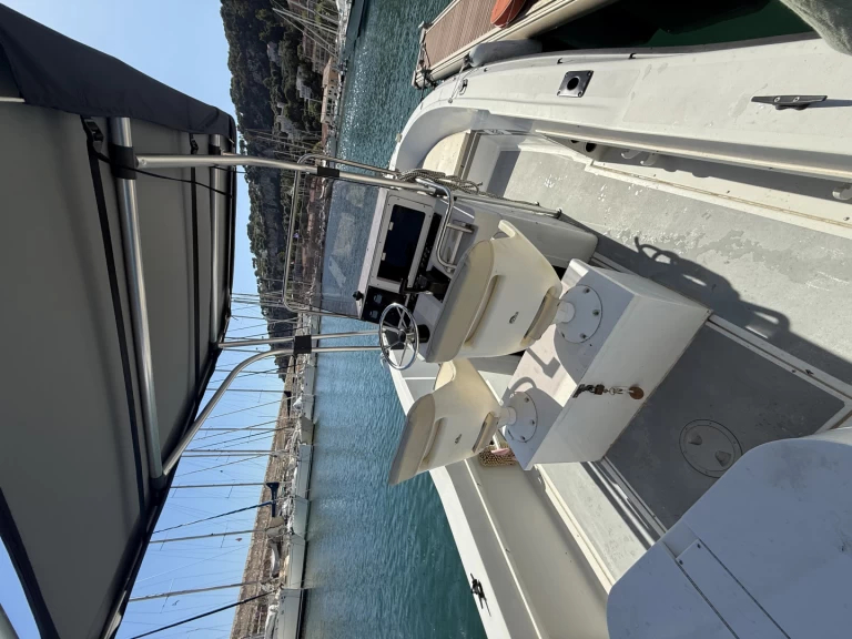 Yacht charter Mandelieu-la-Napoule billig Quest 207