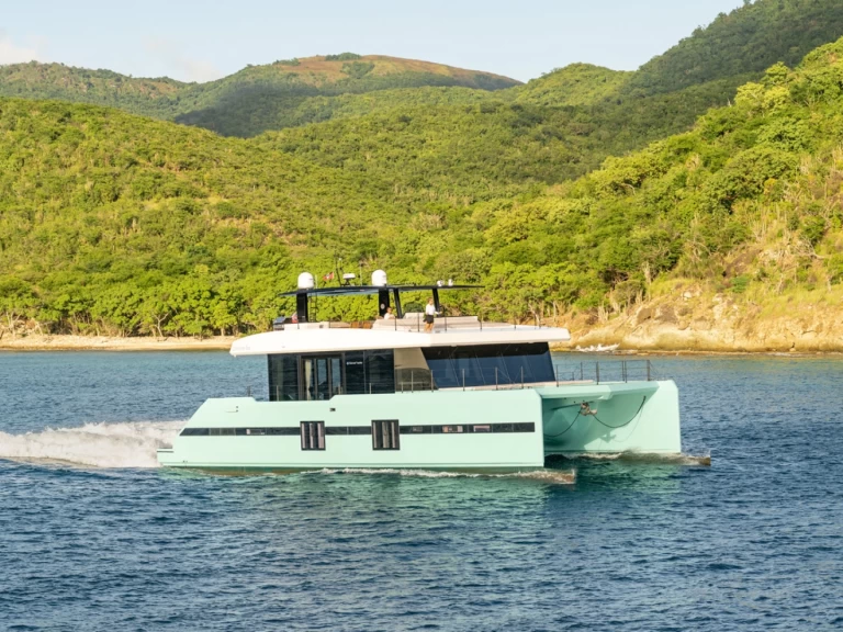 Sunreef Sunreef 70 charter bareboat eller skeppad i Miami 