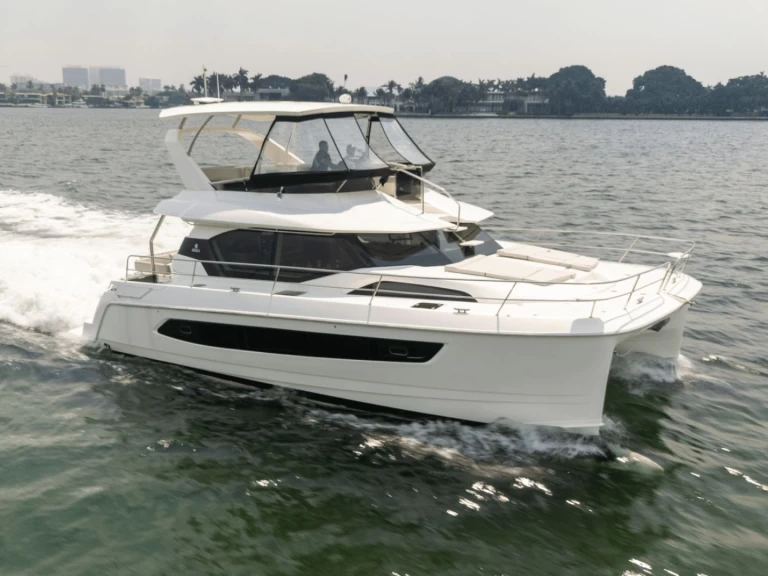Yacht charter Nassau billig Aquila 44