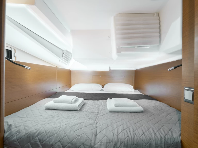 Yacht charter Alimos billig Sun Odyssey 440