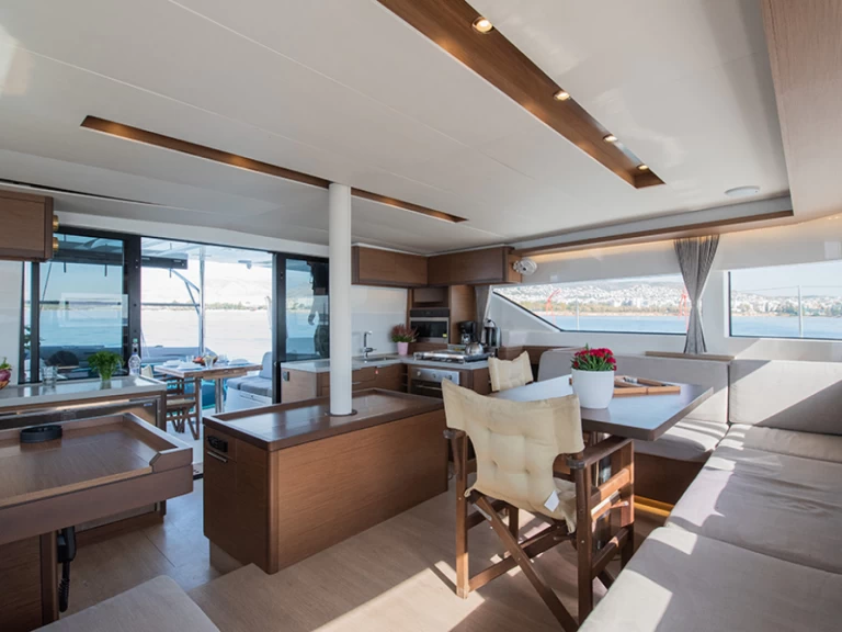 Lagoon Lagoon 50 charter bareboat eller skeppad i Kos 