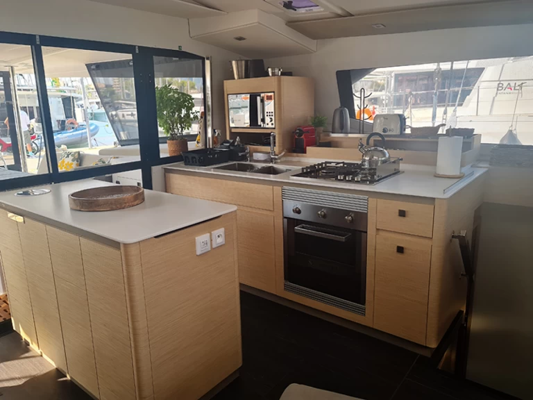 Hyr en Fountaine Pajot Aura 51 Preveza 