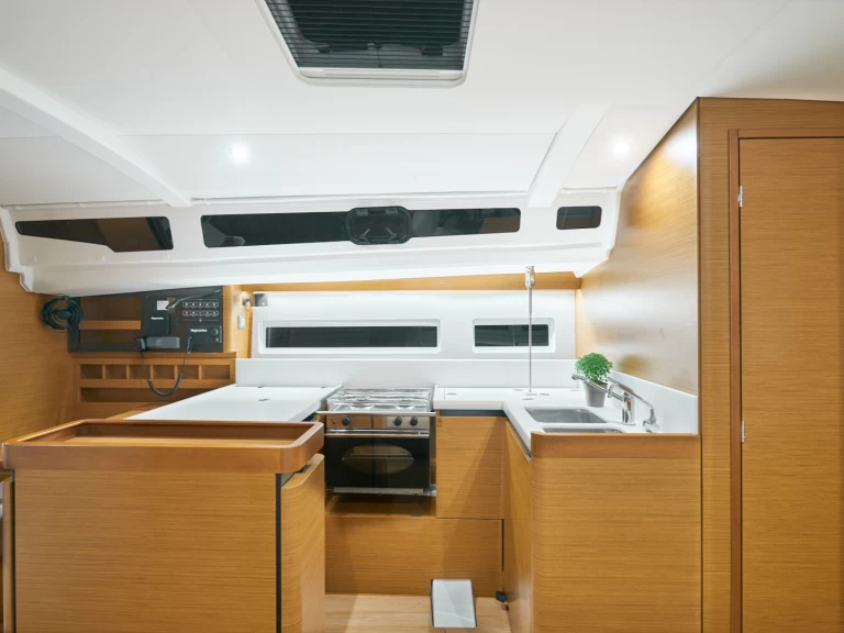 Båtuthyrning Jeanneau Sun Odyssey 440 i Alimos på Samboat 