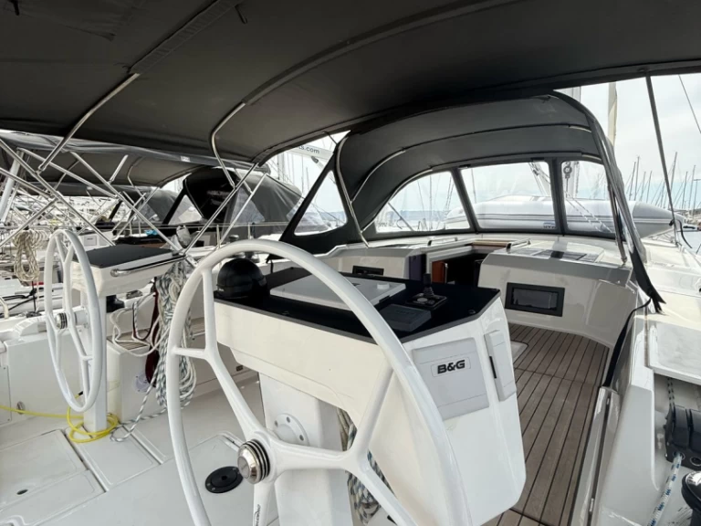 Bavaria Bavaria C46 charter bareboat eller skeppad i Preveza