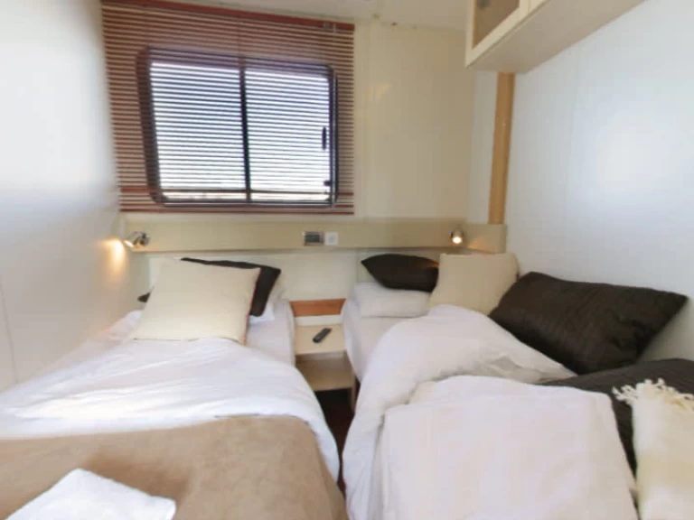 Yacht charter Saint-Gilles-Croix-de-Vie billig Vision 4