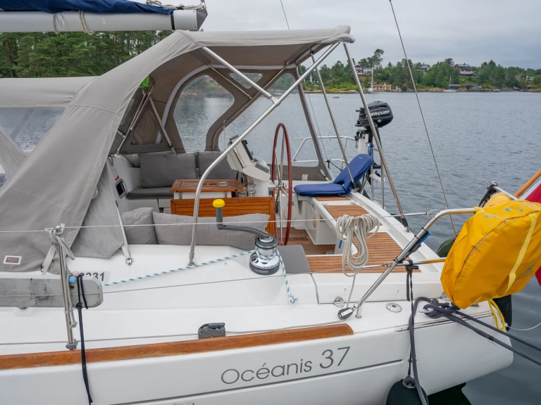Uthyrning Segelbåt  Bénéteau med en båtlicens 